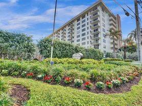 1149 Hillsboro Mile
