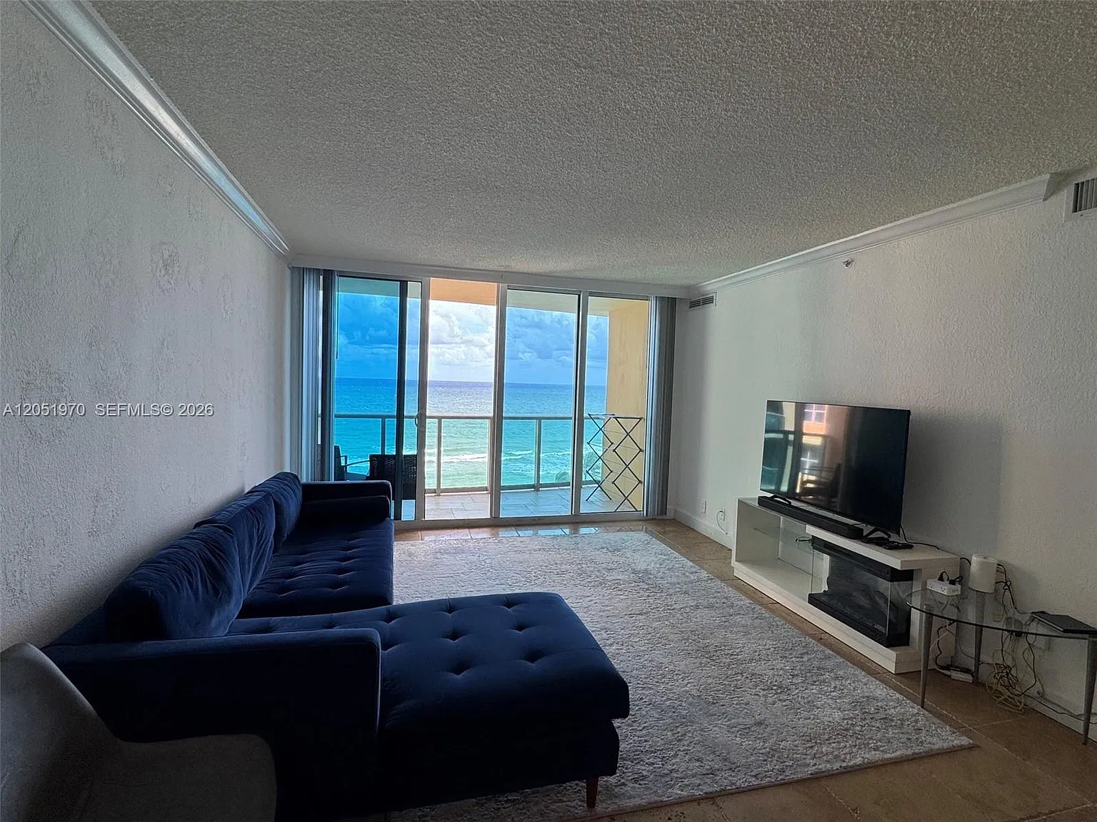 Wave Condo — Photo 4