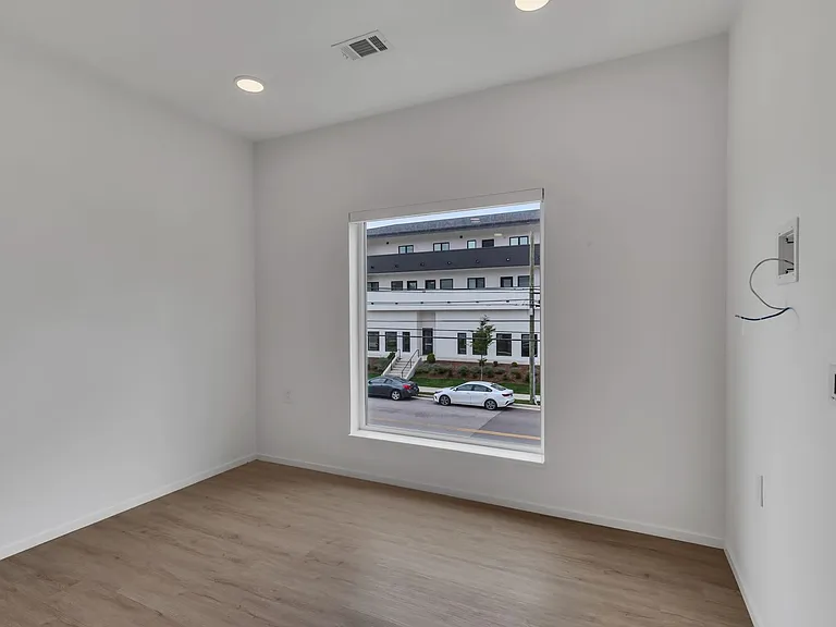 Clay Street Commons — Photo 20