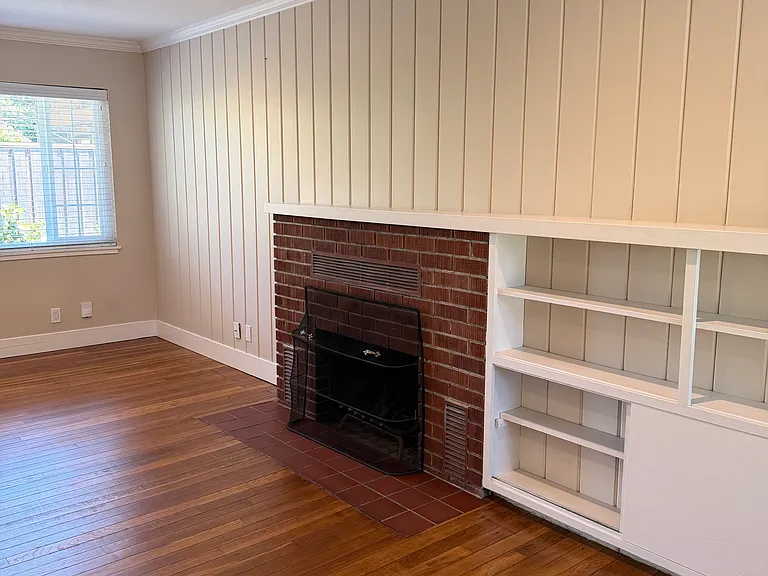 1906 Diamond Ct — Photo 9