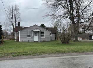 713 Gas Center Rd, Seward, PA 15954