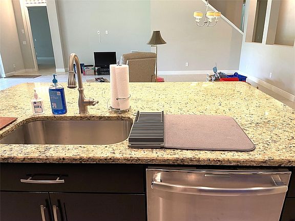 4th image of 8430 Eagle Brook Dr