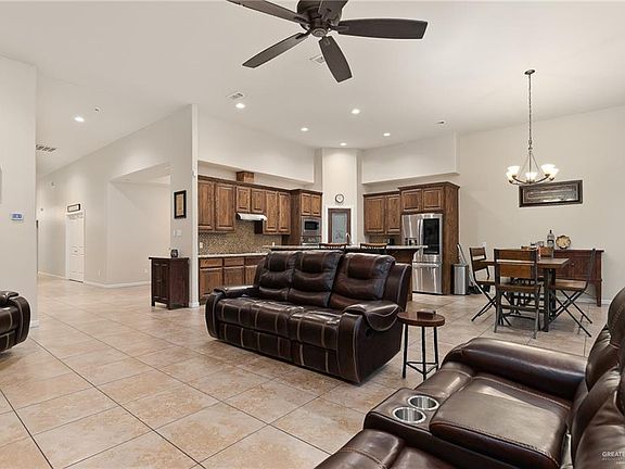 5th image of 5008 W Tamarack Ave