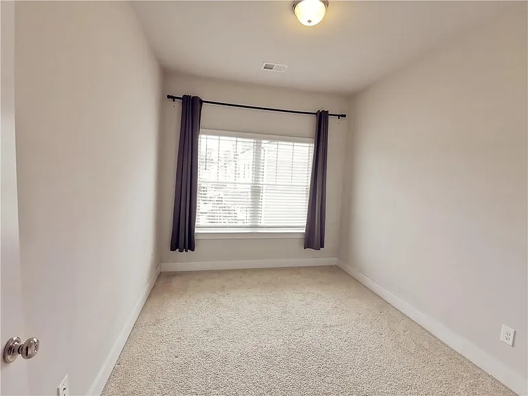 3795 Oxford Cir — Photo 14