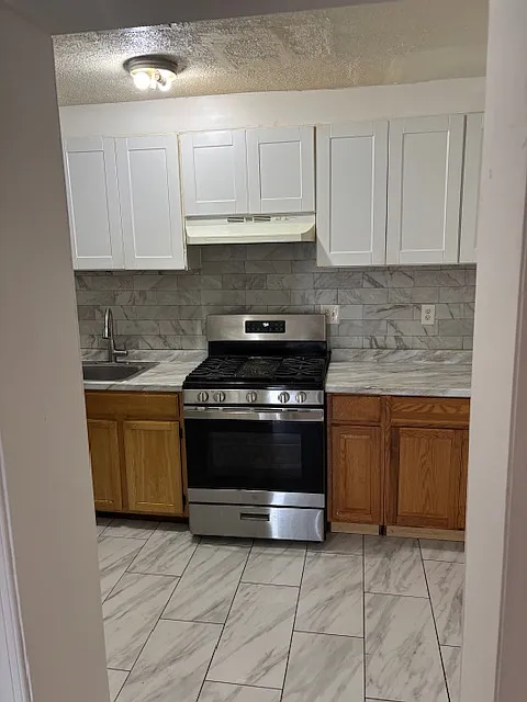 3 bed, 864 sqft, $975 — Photo 3