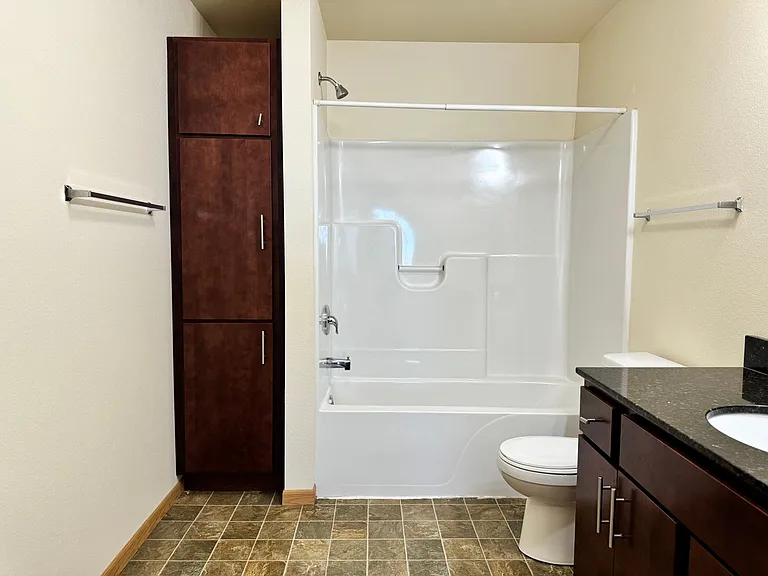 West Lake III Apartments — Photo 180