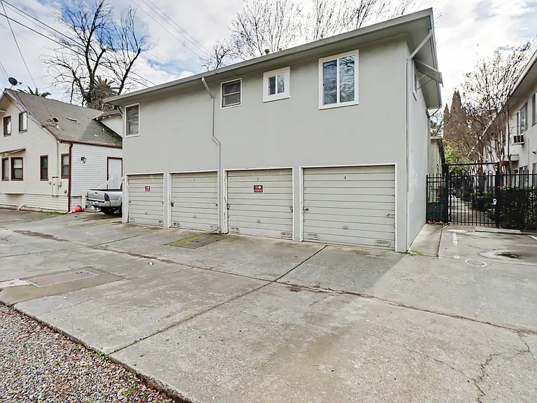 2725 I St #A — Photo 22