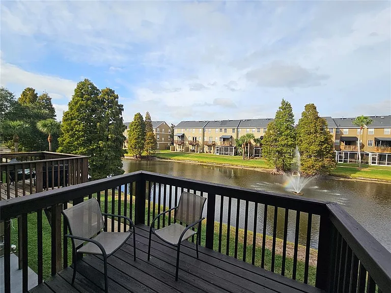 2927 Pointeview Dr — Photo 7