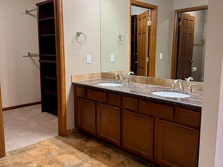 10657 W Roxbury Ave — Photo 21
