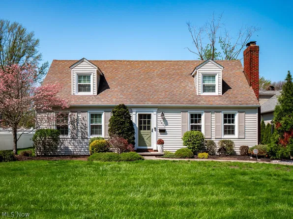 1800 Horseshoe Blvd, Westlake, OH 44145