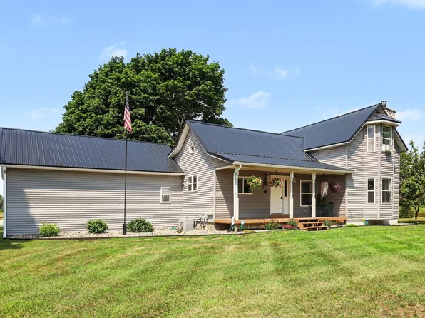 1530 S Nevins Rd, Stanton, MI 48885