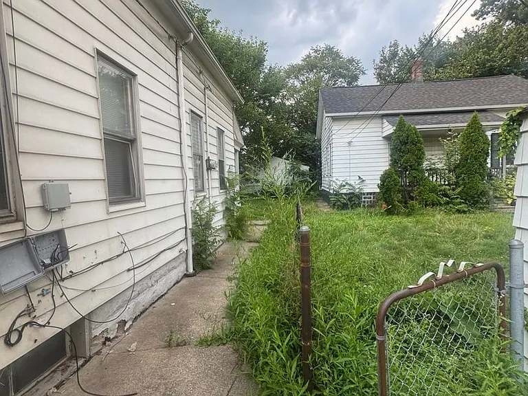 6401 Gertrude Ave — Photo 35