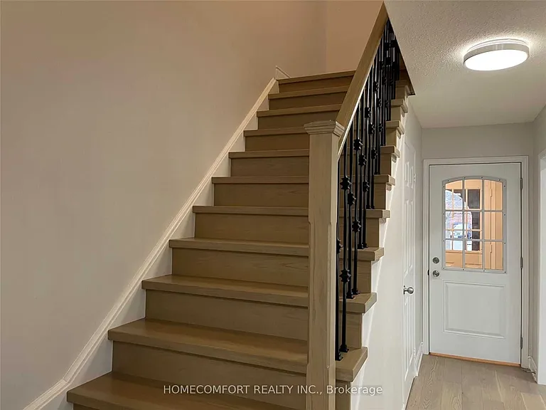 95 Ferncliffe Cres — Photo 6