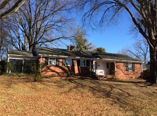 2112 Villa Dr, Greensboro, NC 27403