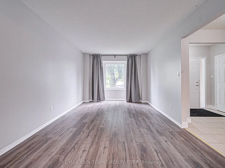 426 Parklane Rd — Photo 16