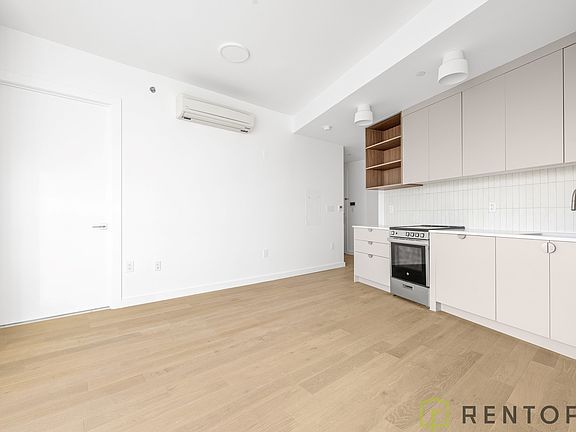 3rd image of 210 Greenpoint Ave #3F