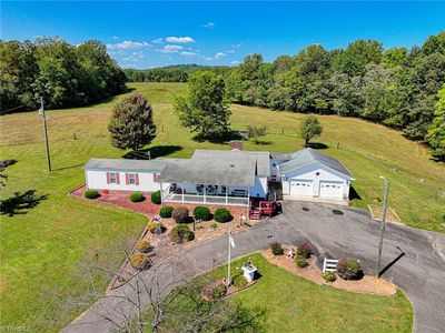 182 Black Walnut Trl, Pilot Mountain, NC, 27041