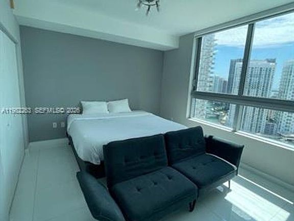 4th image of 90 SW 3rd St APT 3203