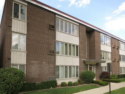 711 Busse Hwy APT 2A, Park Ridge, IL, 60068
