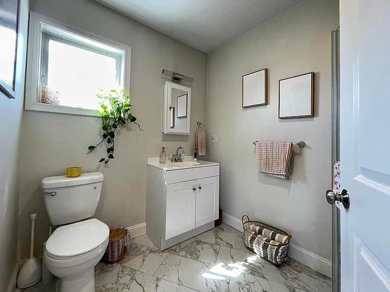 219 Waterman St — Photo 17