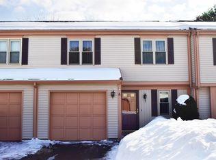 6 Hickory Ln, Rocky Hill, CT 06067