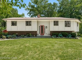 4423 Mason Rd, Howell, MI 48843
