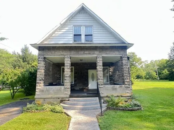 136 McKell Ave, Glen Jean, WV 25846