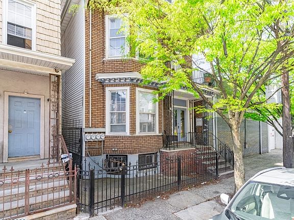 2nd image of 196 Sussex Ave