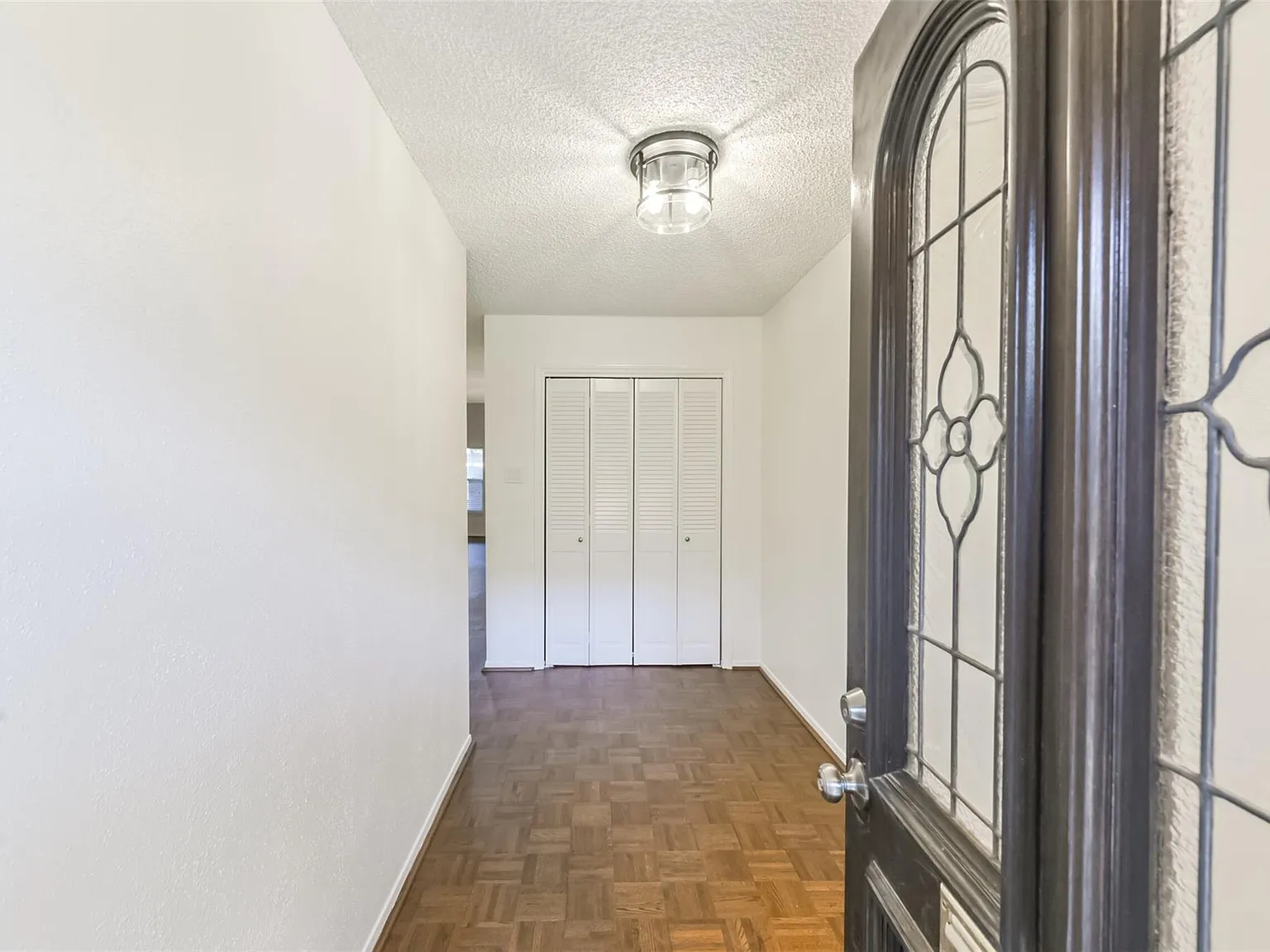 3 bed, 3.0 bath, 2064 sqft, $2,150 — Photo 3