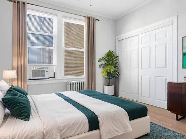 128 Oak Street image 10 of 20