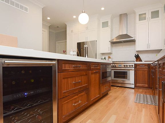 4th image of 4133 N Kenmore Ave #2S