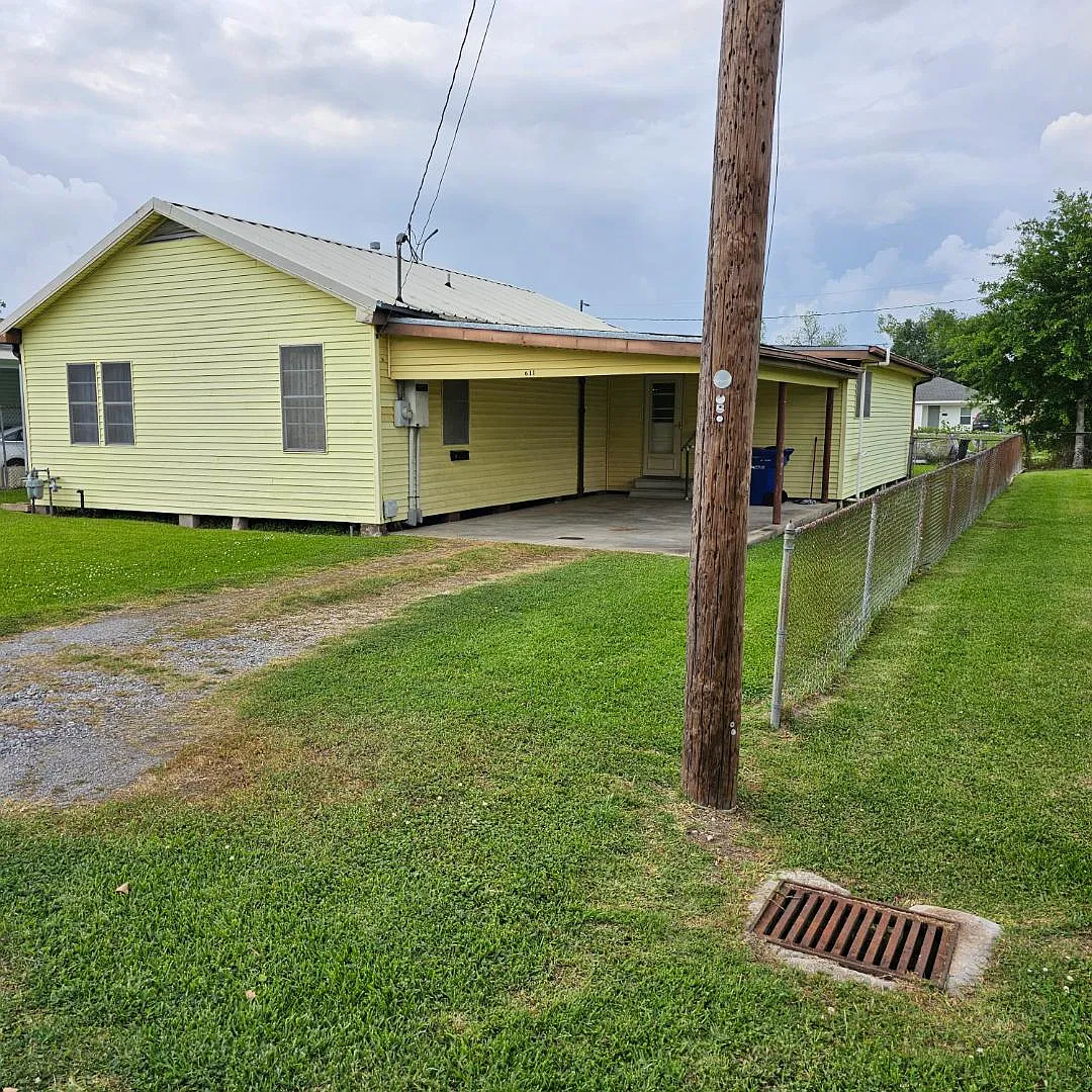 611 Willow Street — Photo 1