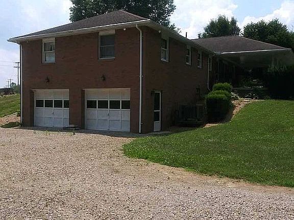 2 Car Garage w Openers