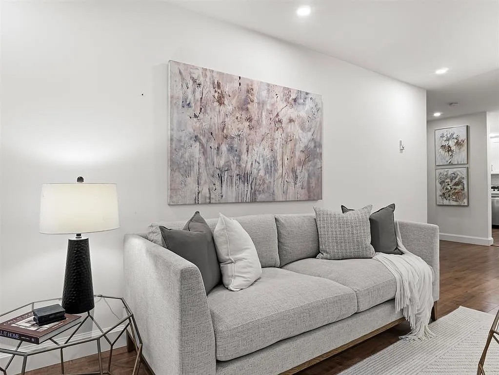 2 bed, 835 sqft, $2,750 — Photo 4
