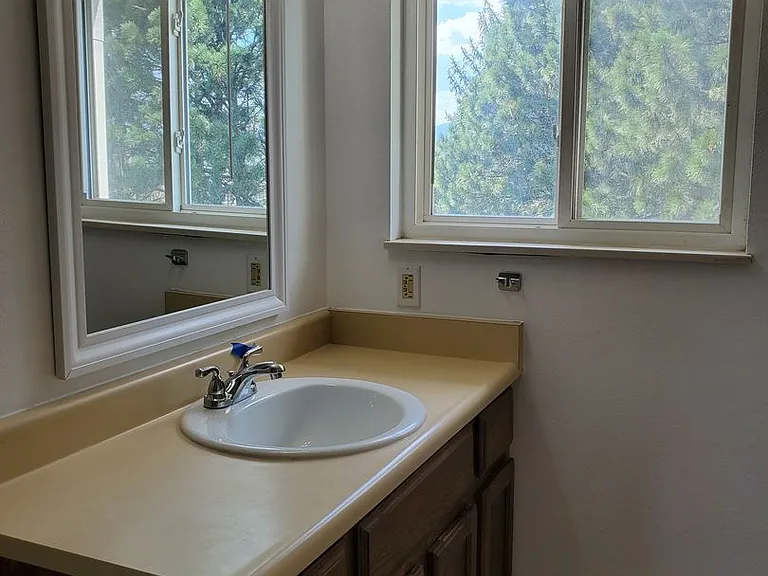 5528 Fiesta Ln — Photo 12