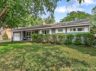 401 Fairhill Ct, Holland, MI 49423