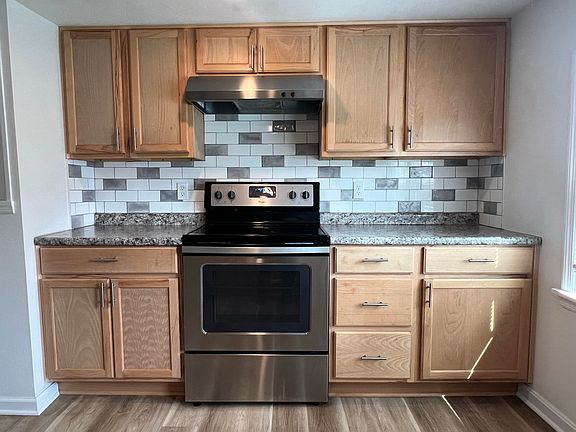 5th image of 533 Lyle Ave