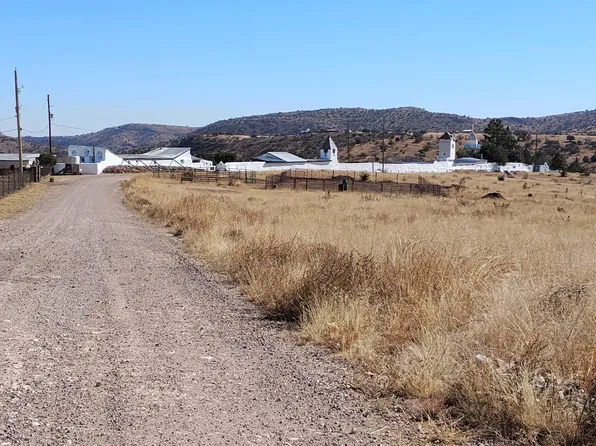 110 Grassy Ln, Fort Davis, TX 79734