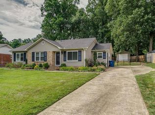325 Clearbrook Rd, Matthews, NC 28105