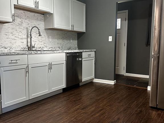 4th image of 120 Bowling Ln