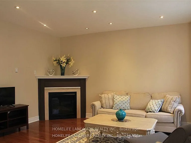 2245 Carm Dr — Photo 28