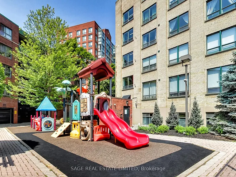 781 King St W #508 — Photo 34