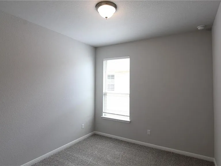 120 Peruvian Ln — Photo 30