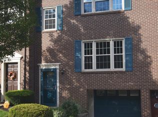 205 London Towne Dr, Pittsburgh, PA