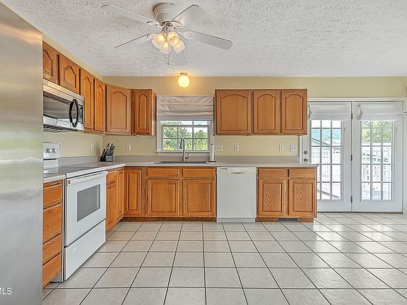 4th image of 311 Hawkins Ave