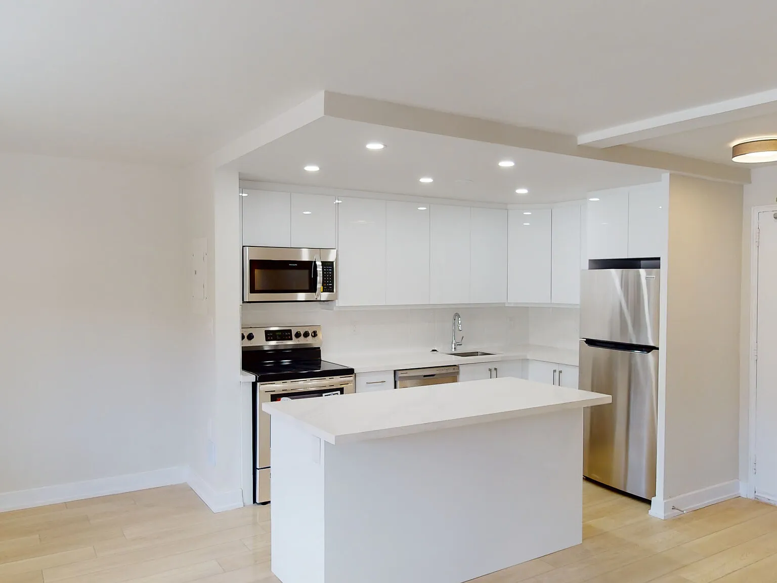 Weston Road Apartments — Photo 3