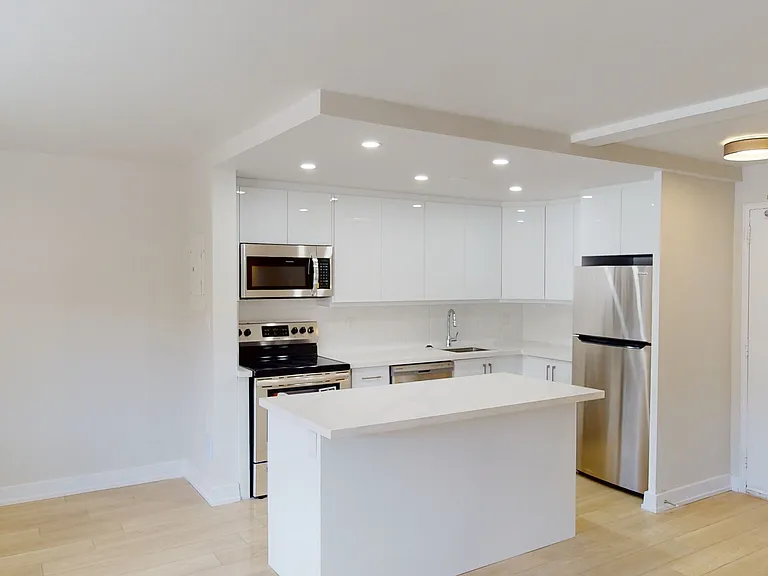 2220 Weston Rd — Photo 3