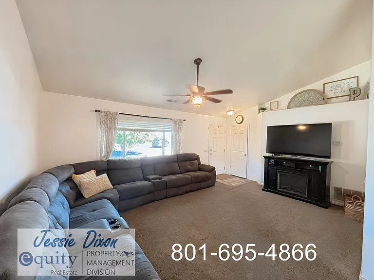 1043 Sharp Mountain Dr — Photo 7