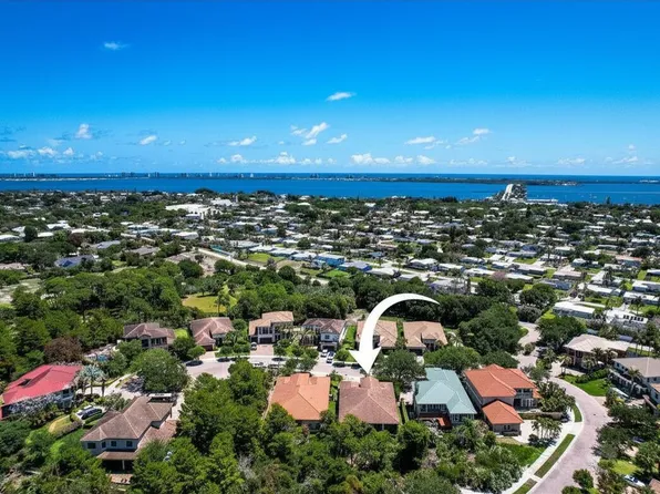 1042 NE Savanna Oaks Way, Jensen Beach, FL 34957