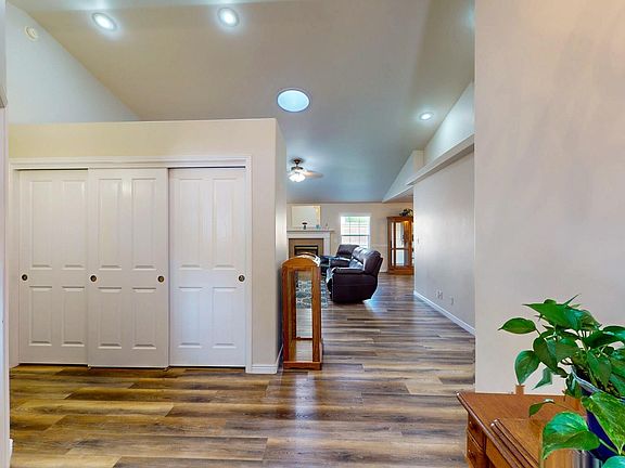 4th image of 1143 Eastridge Way